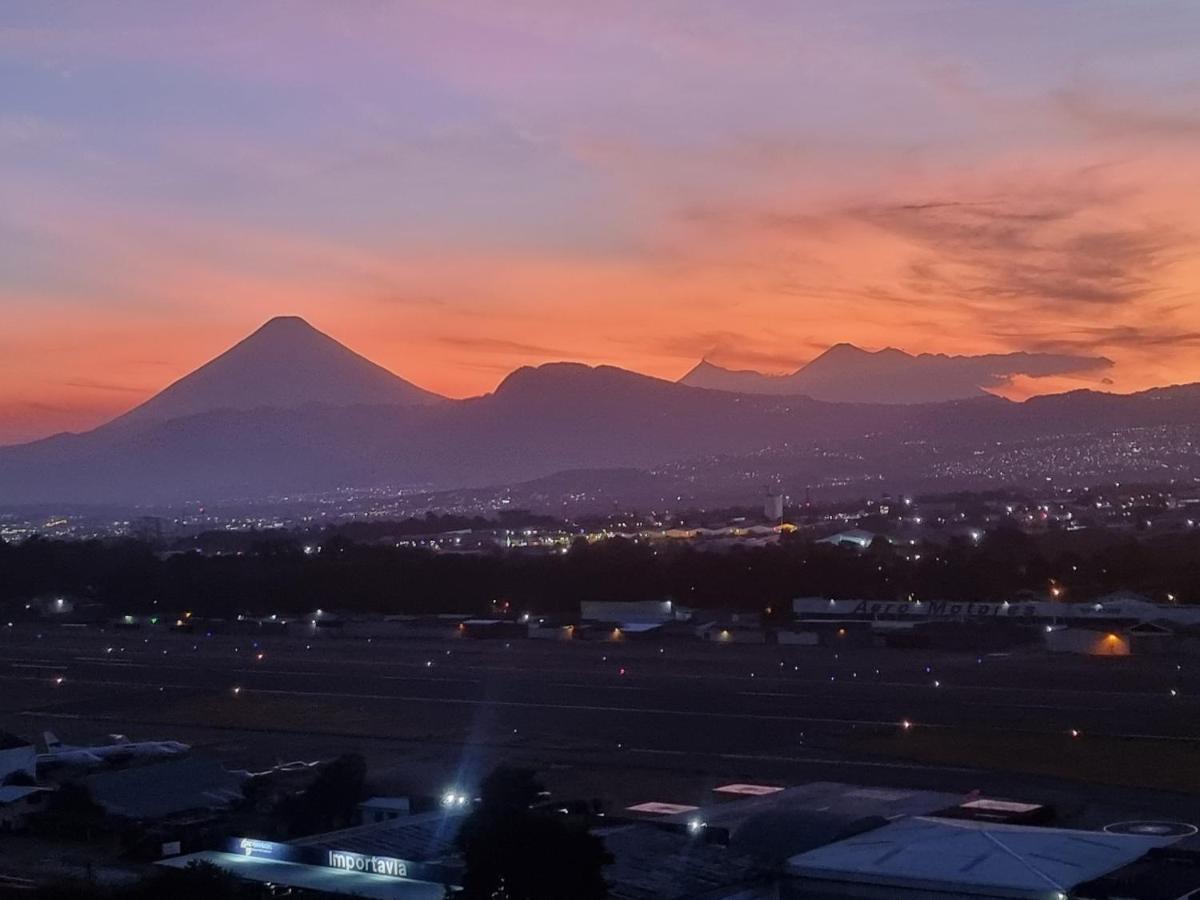 Апартаменти Amazing Aircrafts Views In Front Of Airport Guatemala City Екстер'єр фото