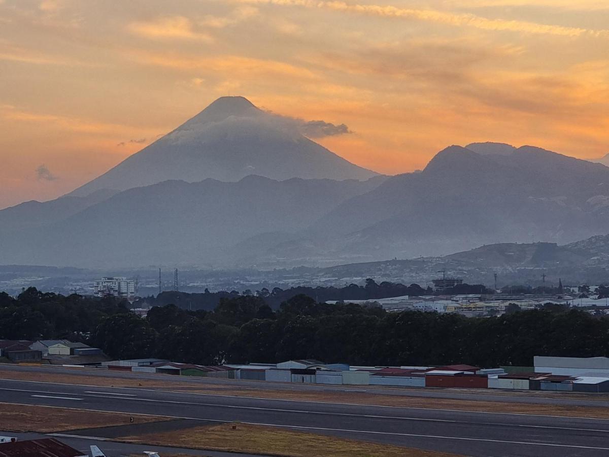 Апартаменти Amazing Aircrafts Views In Front Of Airport Guatemala City Екстер'єр фото