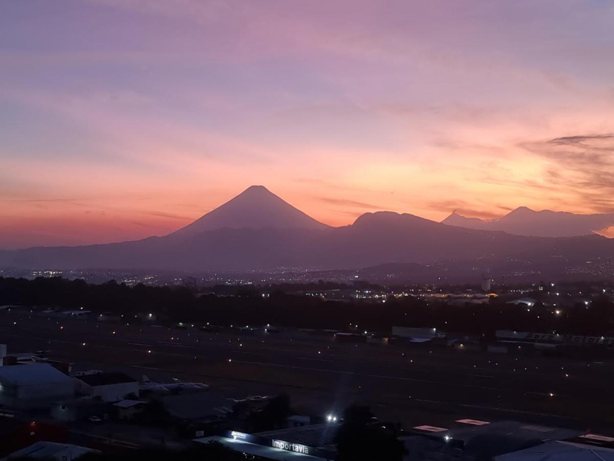 Апартаменти Amazing Aircrafts Views In Front Of Airport Guatemala City Екстер'єр фото