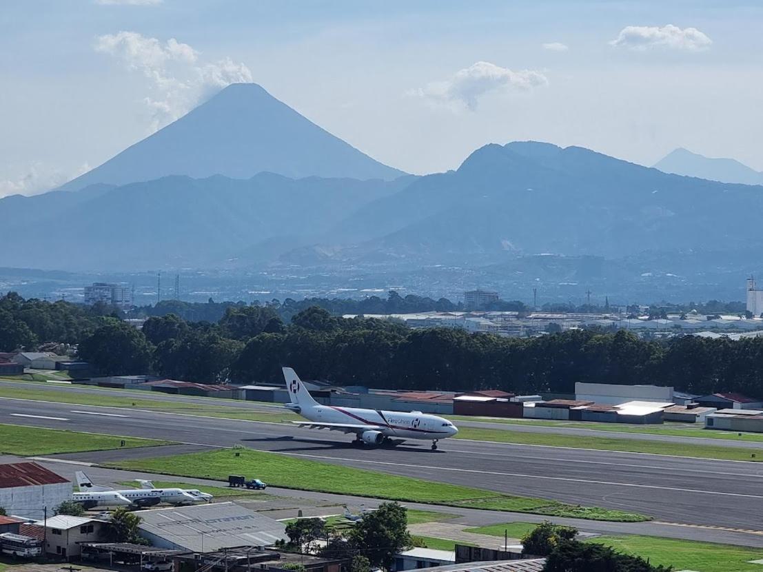 Апартаменти Amazing Aircrafts Views In Front Of Airport Guatemala City Екстер'єр фото